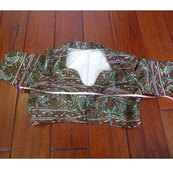 traditional print sari / fabric - Picture 4 of 4